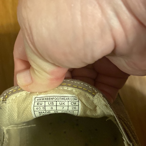 Keen slip-on shoes. In great shape. Size 40.5 - Picture 4 of 4